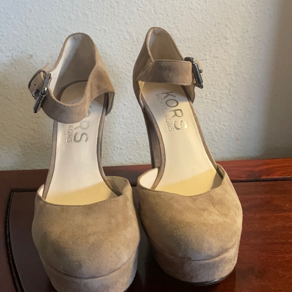 Micheal Kors Suede Heels Size 6 1/2